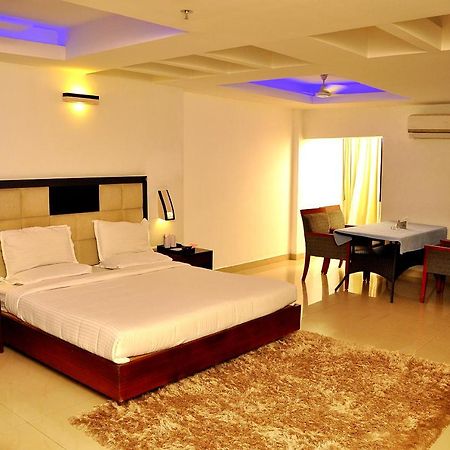 Hotel Luciya Kochi Eksteriør bilde
