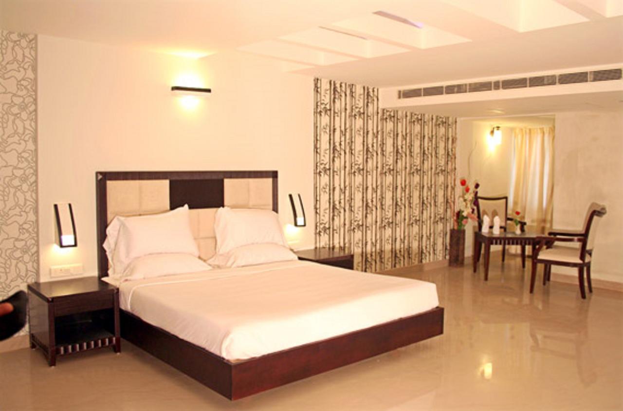 Hotel Luciya Kochi Eksteriør bilde