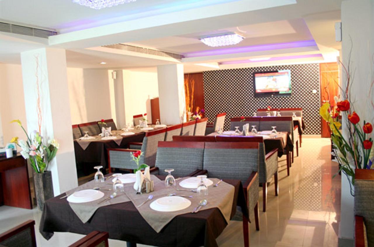 Hotel Luciya Kochi Eksteriør bilde