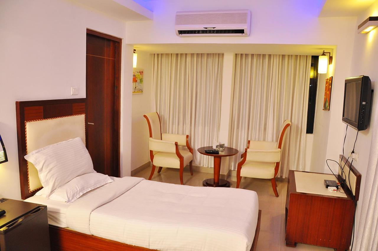 Hotel Luciya Kochi Eksteriør bilde