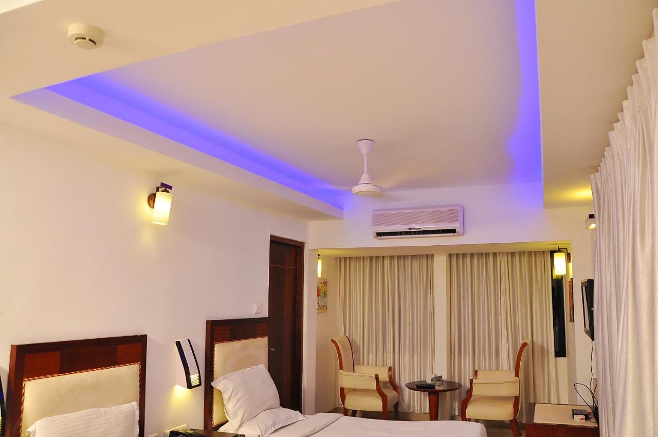Hotel Luciya Kochi Eksteriør bilde