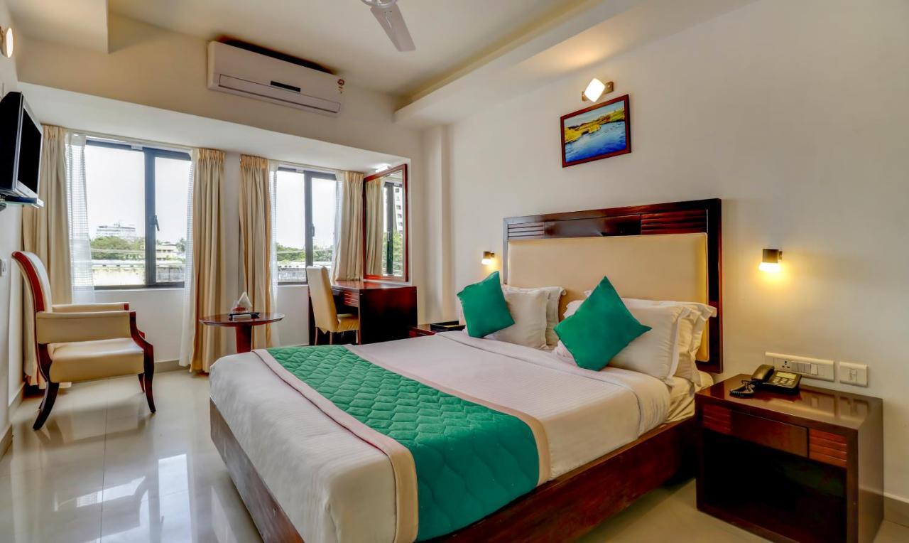 Hotel Luciya Kochi Eksteriør bilde