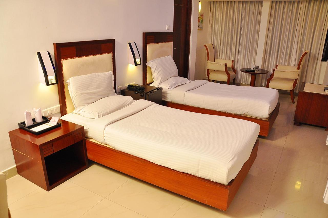 Hotel Luciya Kochi Eksteriør bilde